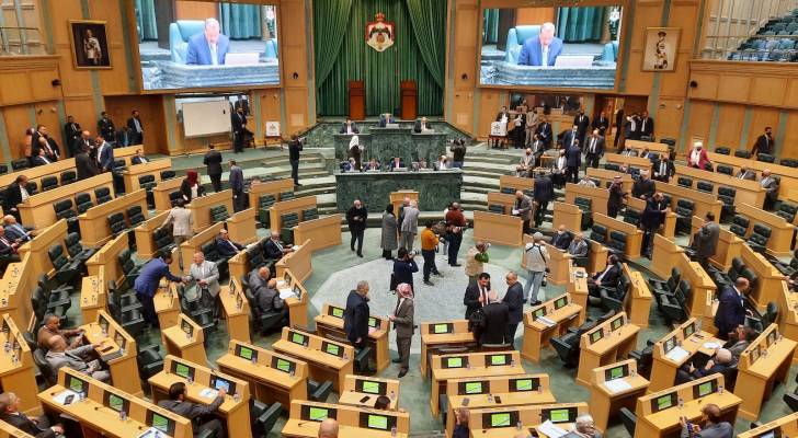 النواب يعقدون أولى جلساتهم التشريعية برئاسة الدغمي - فيديو