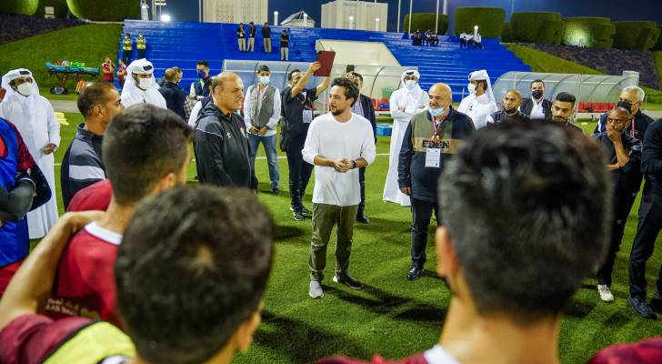 ولي العهد يزور المعسكر التدريبي للمنتخب الوطني المشارك في كأس العرب - صور