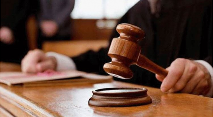 القضاء يدين موظفا حكوميا بتهمة التزوير ويقرر حبسه 3 سنوات