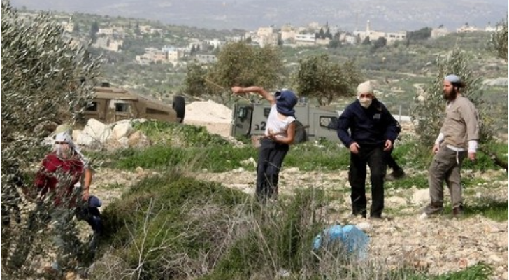 الرئاسة الفلسطينية تطالب المجتمع الدولي بوقف إرهاب المستوطنين
