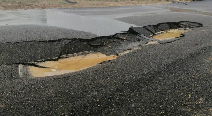 انهيارات الطرق خطر يهدد المواطنين في عجلون