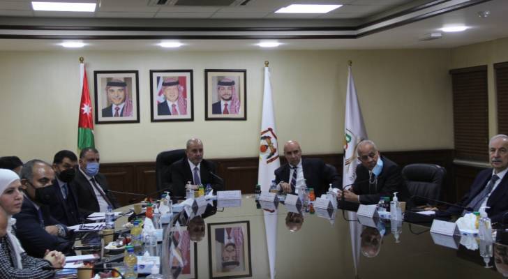 الوزير عمرو اجتمع مع ٣ وزراء وأمين عمان و٤ مسؤولين قبل إصابته بكورونا