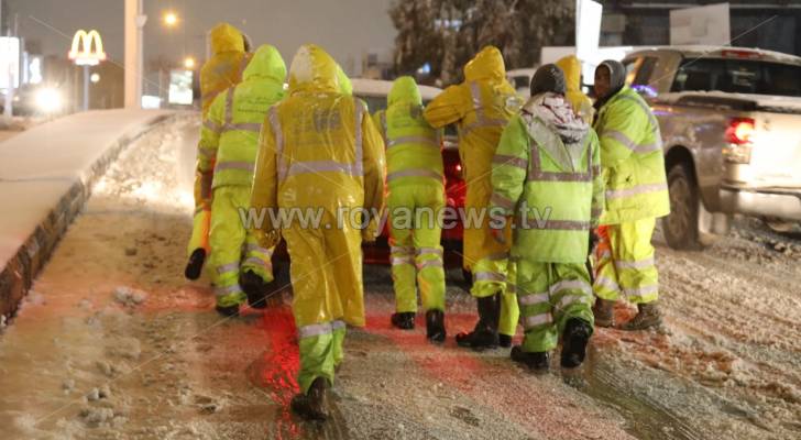 وفاة سائق بأمانة عمان خلال فتحه للطرق بالمنخفض