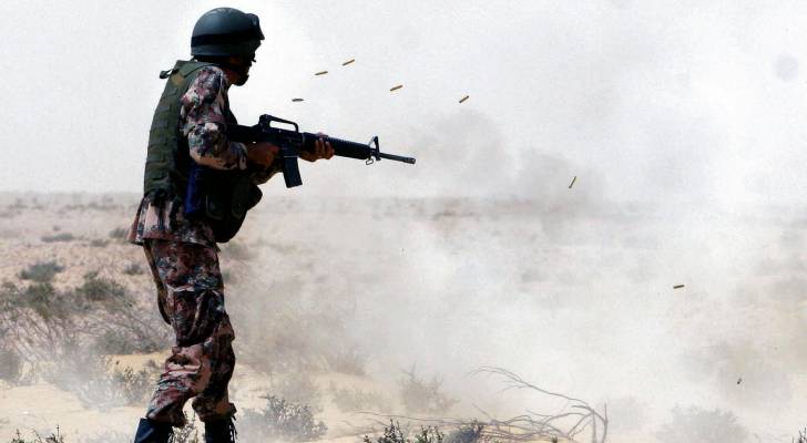 الجيش: قتل ٢٧ مهربا وإحباط محاولات تسلل عبر الحدود فجر الخميس