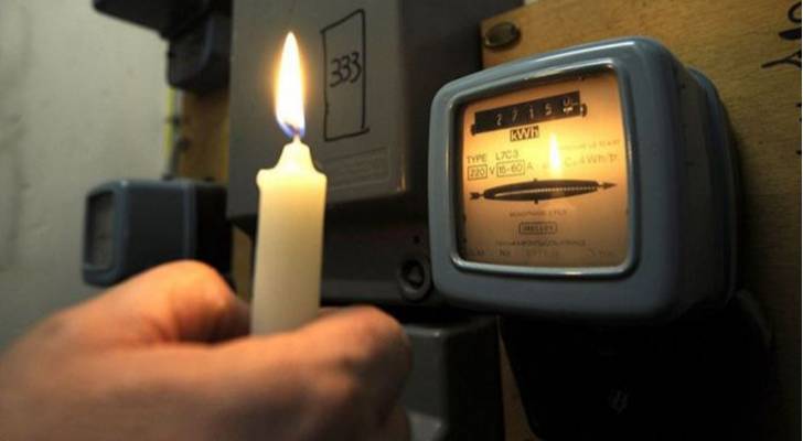 أردنيون غاضبون من شركة الكهرباء "مقطوعة" لأكثر من ١٠ ساعات