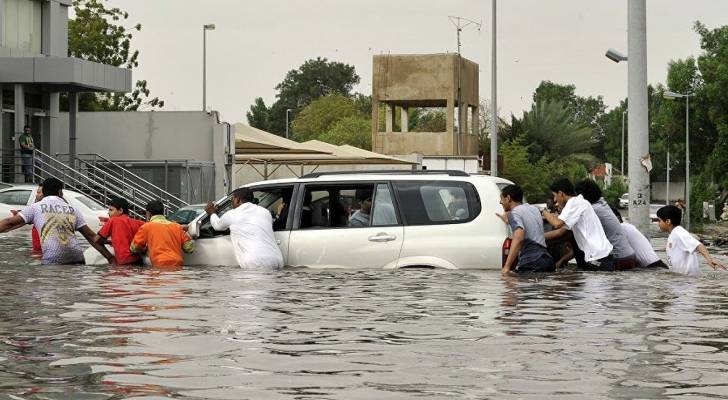 استمرار البحث عن ضحايا السيول في الإكوادور