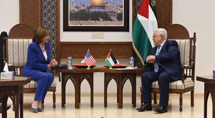 عباس يؤكد لرئيسة مجلس النواب الأمريكي ضرورة إنهاء الاحتلال لفلسطين