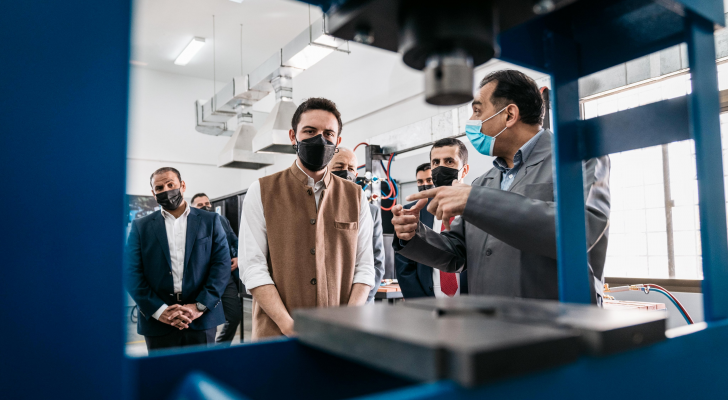 ولي العهد يفتتح المشاغل الهندسية الجديدة في كلية معان الجامعية