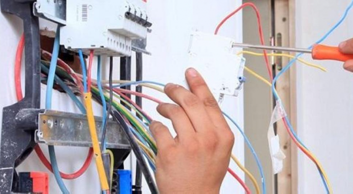 أكثر من 18 ألف حالة استجرار غير مشروع للكهرباء عام 2021