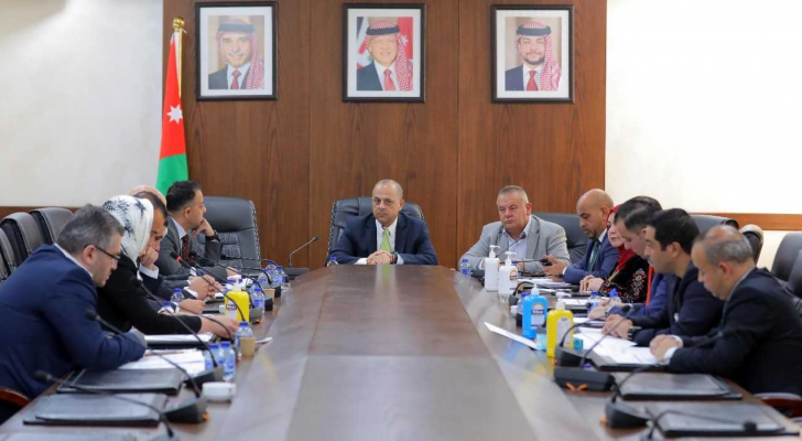 خلال الاجتماع