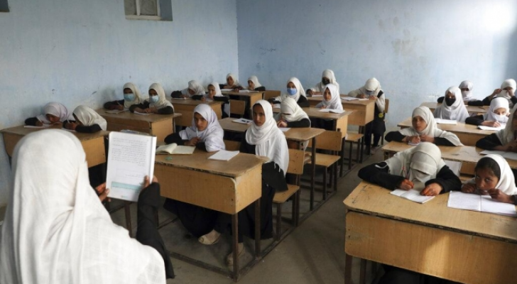 طالبات من أفغانستان على مقاعد الدراسة