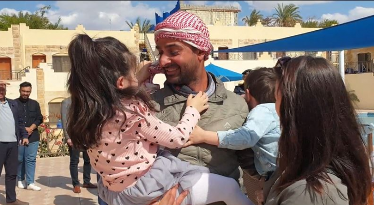 بعد 45 يوما.. الرحالة فجر الزوايدة يصل العقبة سيرا على الأقدام