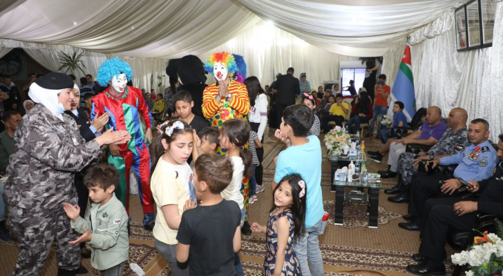 قوات الدرك تستضيف عددا من الاهالي والأسر ضمن إفطار رمضاني