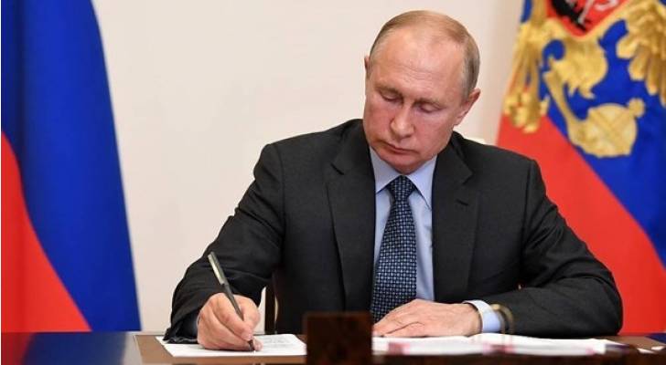 بوتين يوقع مرسوما بفرض عقوبات "انتقامية" جديدة