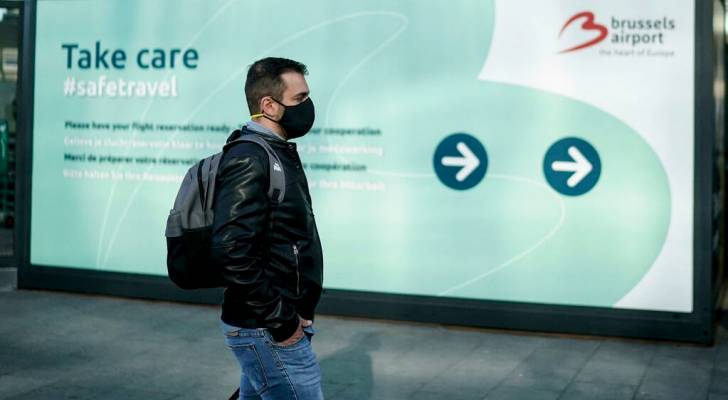 الاتحاد الأوروبي يلغي إلزامية ارتداء الكمامة في الطائرات والمطارات بدءا من الاثنين المقبل