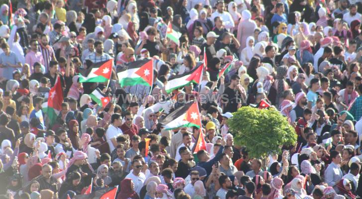 الأردنيون يحتفلون بعيد استقلال المملكة الـ٧٦ - فيديو وصور