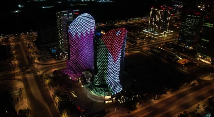 قطر تضيء أبراجا بعلم الأردن احتفالا بعيد الاستقلال - صور