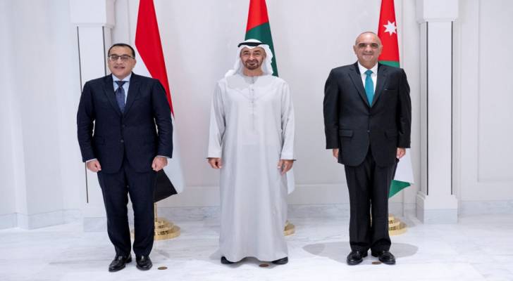 الخصاونة يلتقي بالرئيس الإماراتي في أبوظبي