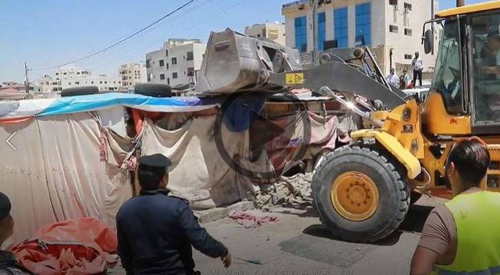 بالجرافة.. هدم "معرشات" خضرة وبطيخ مخالفة في العاصمة عمان - فيديو