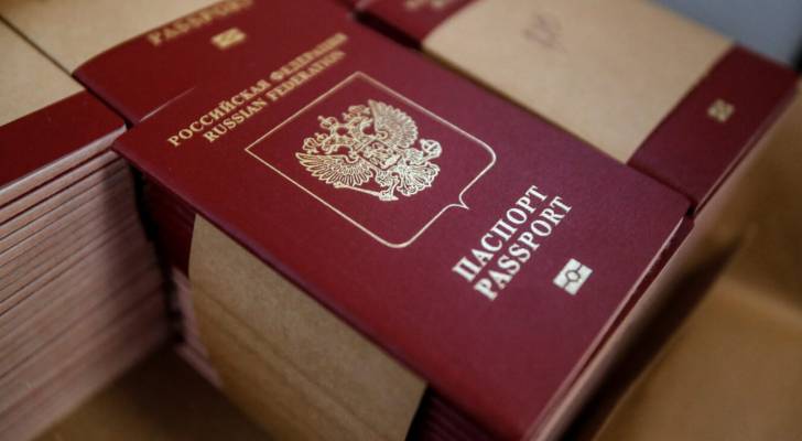 بوتين يسهل إجراءات منح الجنسية الروسية للأوكرانيين