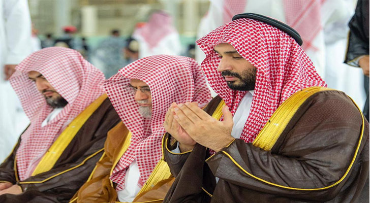 بن سلمان يشارك بغسل الكعبة المشرفة
