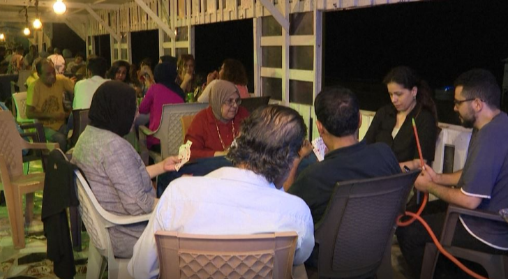 من داخل أحد المقاهي في قطاع غزة