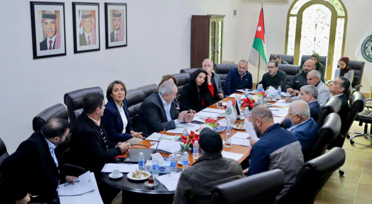 من الاجتماع
