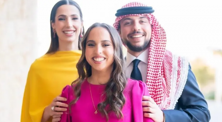 ولي العهد برفقة سمو الأميرة سلمى والأنسه رجوة