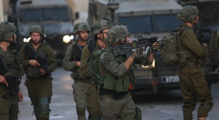 جيش الاحتلال خلال اقتحامه مدن فلسطينية