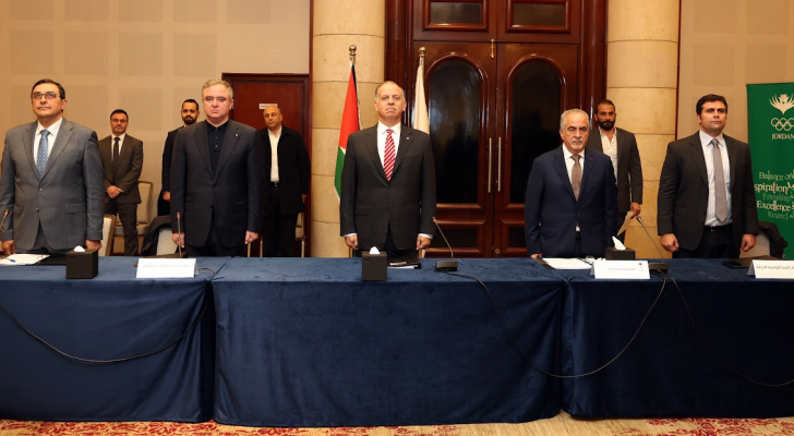 الأمير فيصل بن الحسين أثناء ترأسه الاجتماع