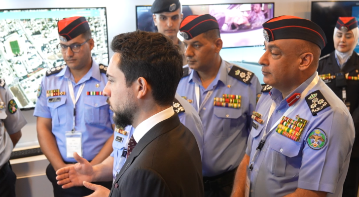 ولي العهد أثناء حضوره فعاليات معرض الذكاء الاصطناعي