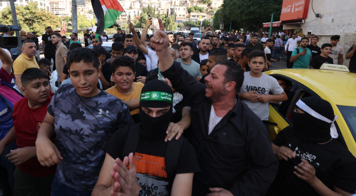 فلسطينيون يحتفلون بعملية طوفان الأقصى