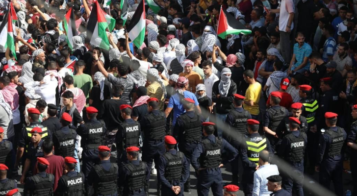 رجال الأمن العام في منطقة وسط البلد بالعاصمة عمان