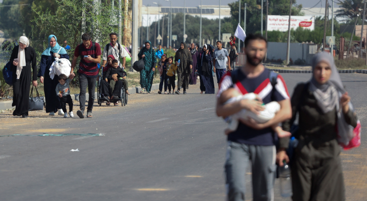 فلسطينيون نزحوا من شمال إلى جنوب قطاع غزة