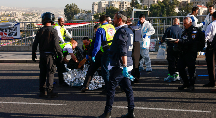 من موقع عملية القدس التي قتل على إثرها 3 مستوطنين
