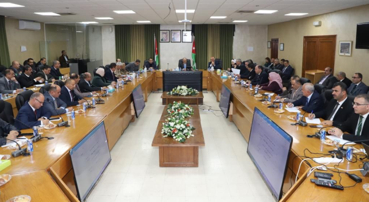 جانب من اجتماع لجنة التخطيط في وزارة التربية والتعليم