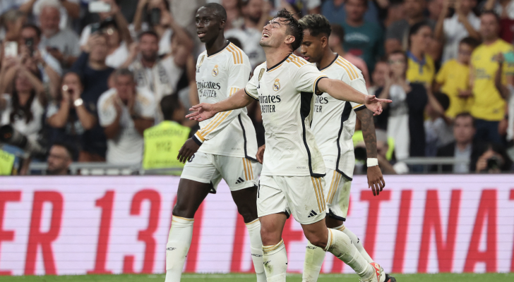 لاعبو ريال مدريد يحتفلون بهدف