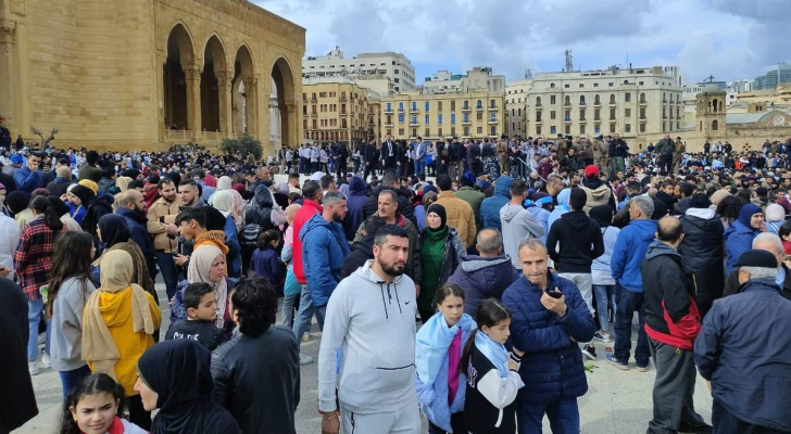 حشود في ذكرى اغتيال رفيق الحريري