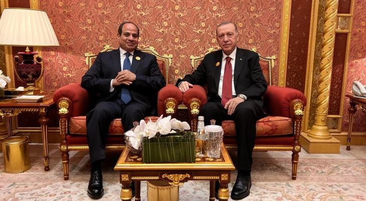 الرئيس التركي رجب طيب أردوغان ونظيره المصري عبد الفتاح السيسي