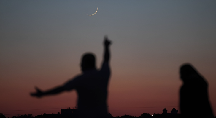 تحري هلال شهر رمضان - تعبيرية