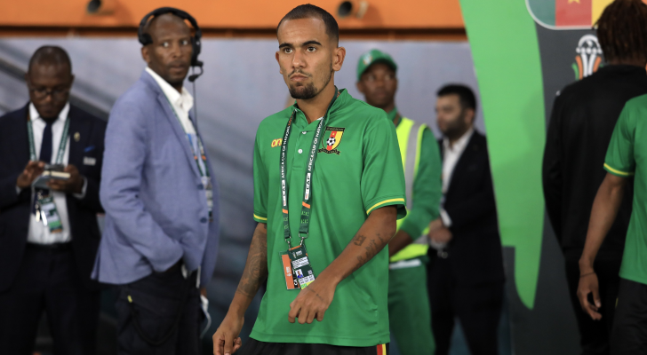 دوالا الذي شارك في أمم أفريقيا الأخيرة مع منتخب الكاميرون من بين اللاعبين المستبعدين
