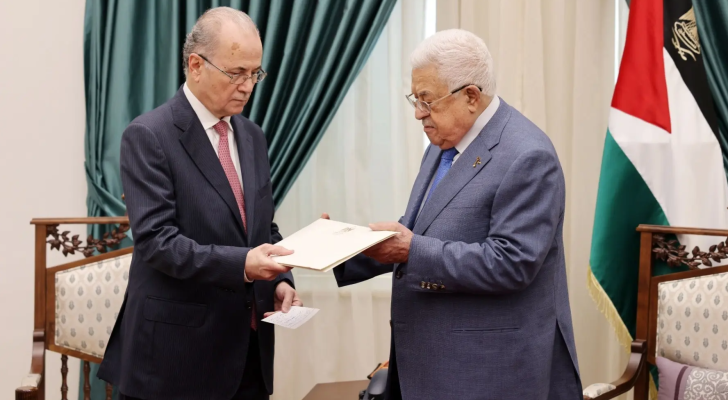 الرئيس الفلسطيني محمود عباس ورئيس الوزراء الفلسطيني المكلف محمد مصطفى
