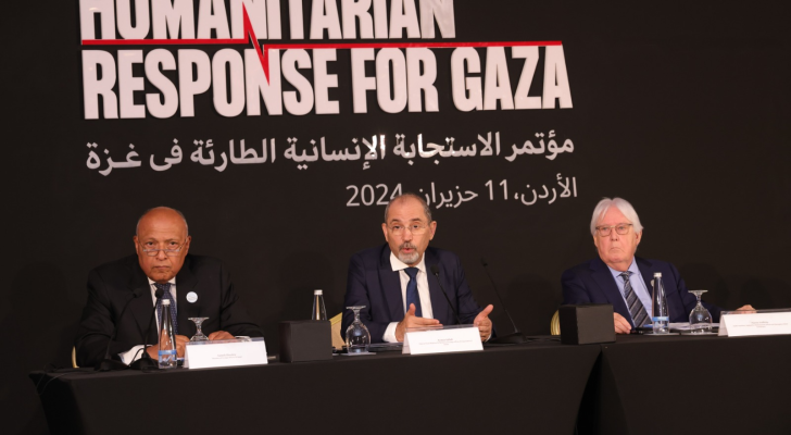 الصفدي وزير خارجية مصر سامح شكري ووكيل الأمين العام للأمم المتحدة للشؤون الإنسانية ومنسق الإغاثة في حالات الطوارئ مارتن غريفيث
