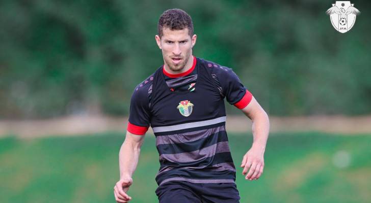 لاعب فريق الوحدات والمنتخب الوطني أنس العوضات