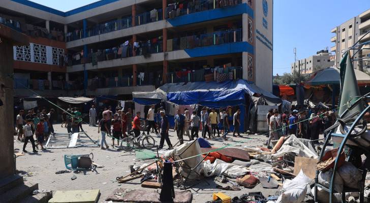 إحدى مدارس وكالة "الأونروا" في قطاع غزة والتي تحولت إلى مأوى للنازحين