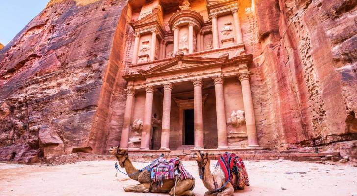 مدينة البترا الوردية
