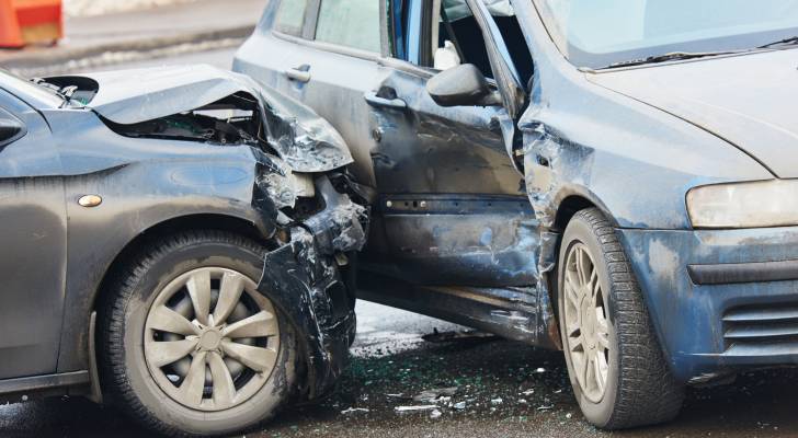 حادث تصادم بين مركبتين