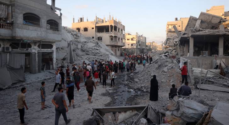 دمار أحياء سكنية بغارة للاحتلال في غزة