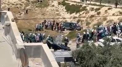 حادث باص صغير ينقل الطلاب