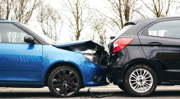 ما عقوبة مفتعل الحوادث المرورية في الأردن؟